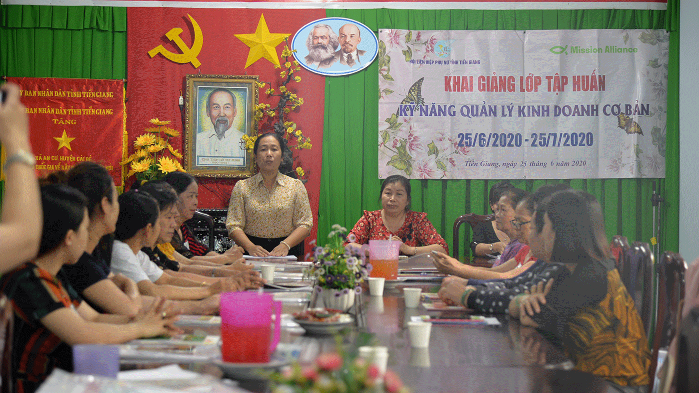 Khai giảng lớp tập huấn kỹ năng quản lý kinh doanh cơ bản.