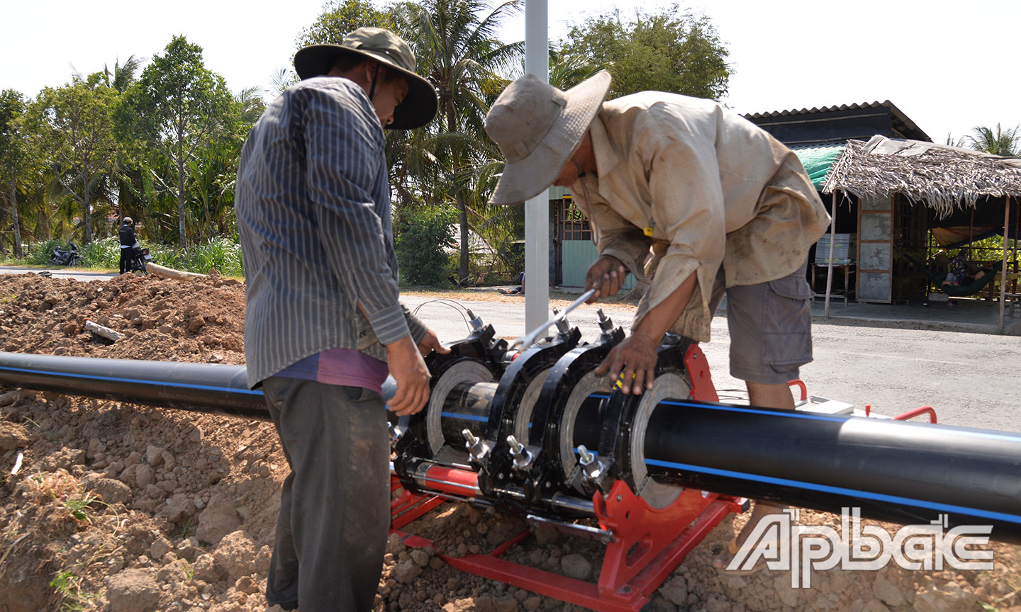 Đầu tư hệ thống dẫn nước cho người dân huyện Gò Công Tây trong mùa khô 2020.