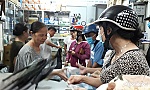 Người dân lại đổ xô mua khẩu trang y tế
