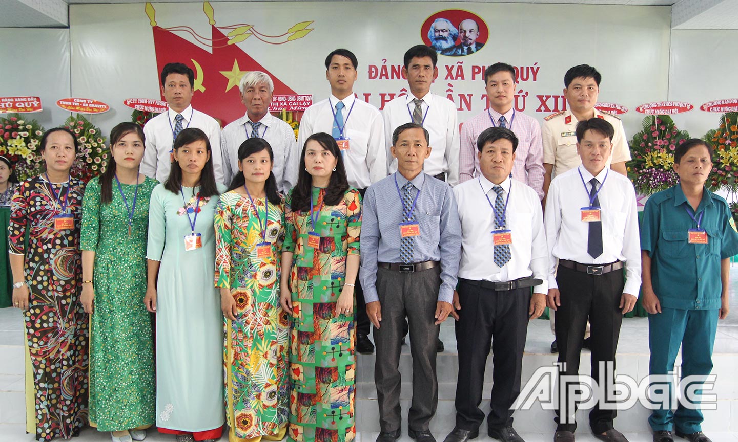 Ban Chấp hành Đảng bộ xã Phú Quý nhiệm kỳ 2020 - 2025 ra mắt tại Đại hội.         Ảnh: VĂN THẢO