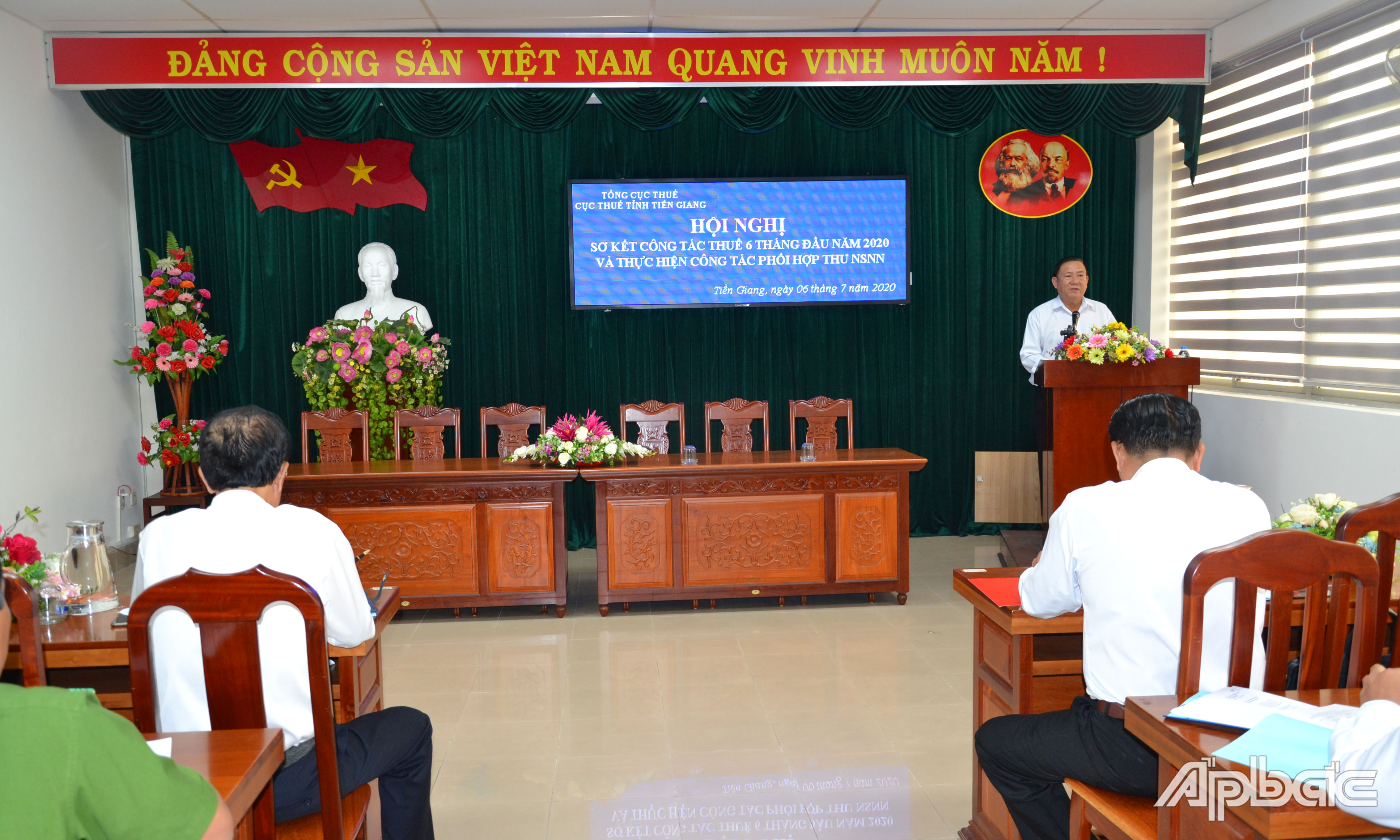 Quang cảnh hội nghị.