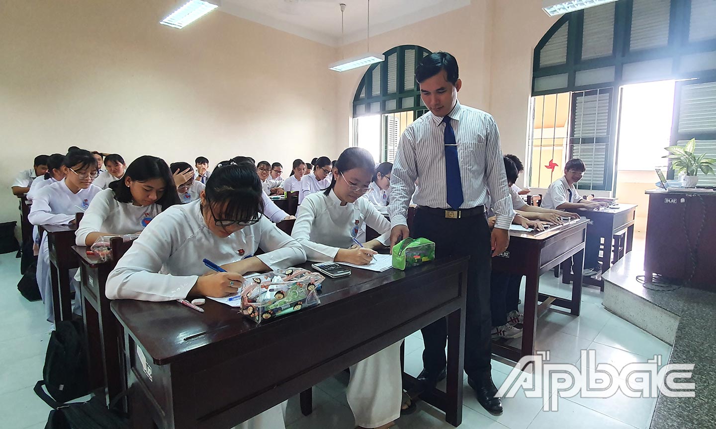 Hiện tại, học sinh lớp 12 đang tăng tốc để vừa hoàn thành chương trình năm học, vừa nỗ lực ôn tập  thi tốt nghiệp THPT.  