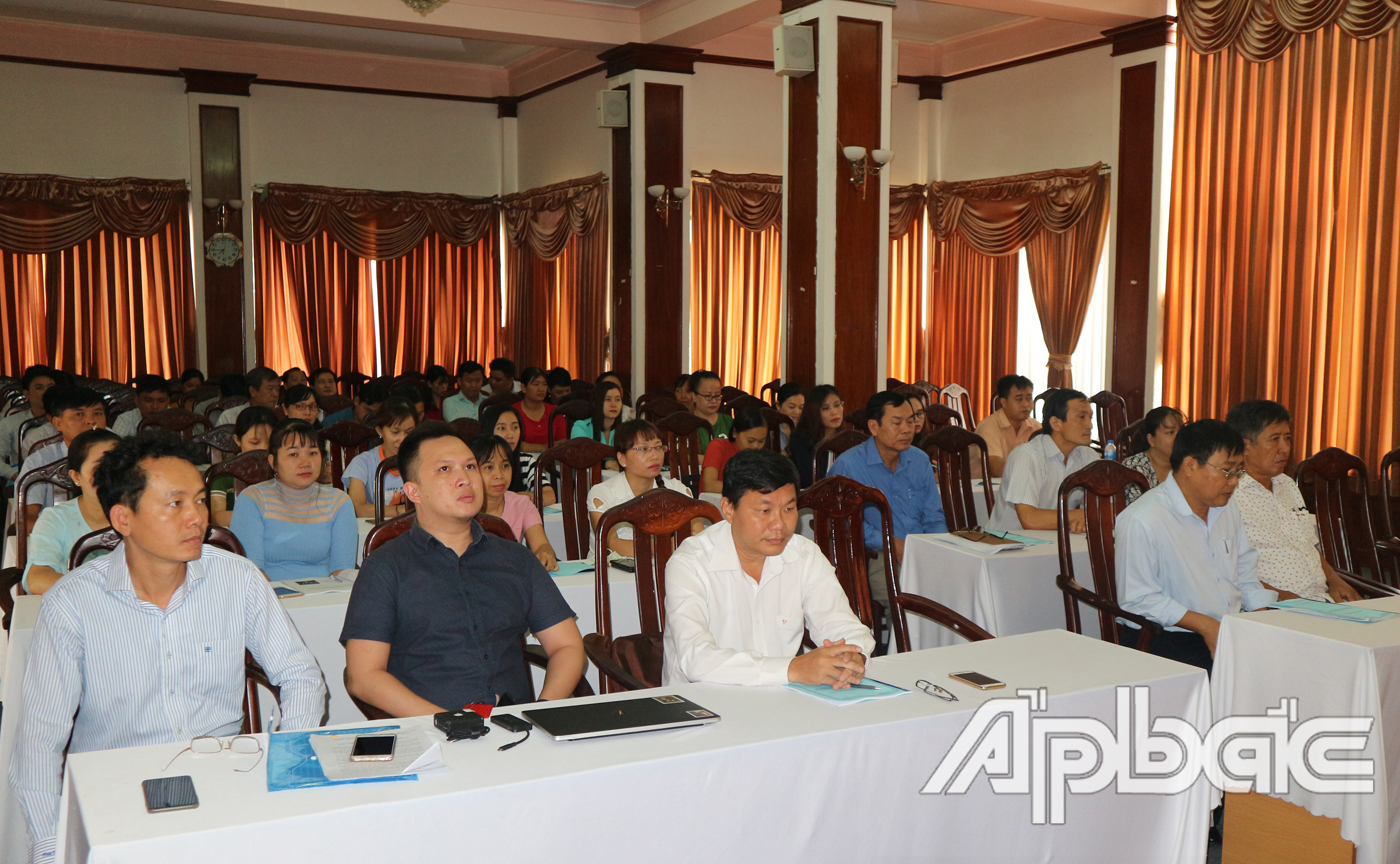 Quang cảnh lớp tập huấn