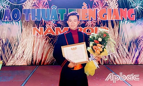 Đỗ Hậu đoạt giải Nhất tại Liên hoan Ảo thuật Tiền Giang năm 2019.