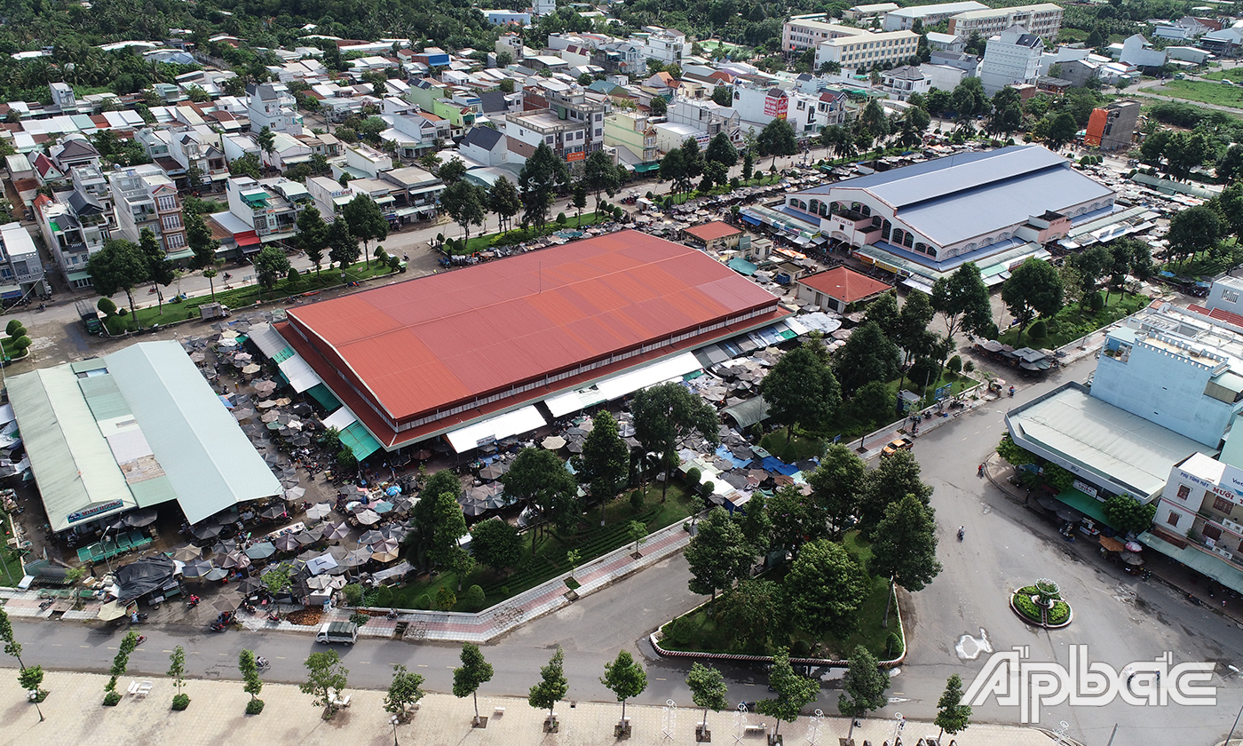 TX. Cai Lậy đã đạt được nhiều kết quả quan trọng trên các lĩnh vực, diện mạo đô thị thay đổi, nông thôn khởi sắc.