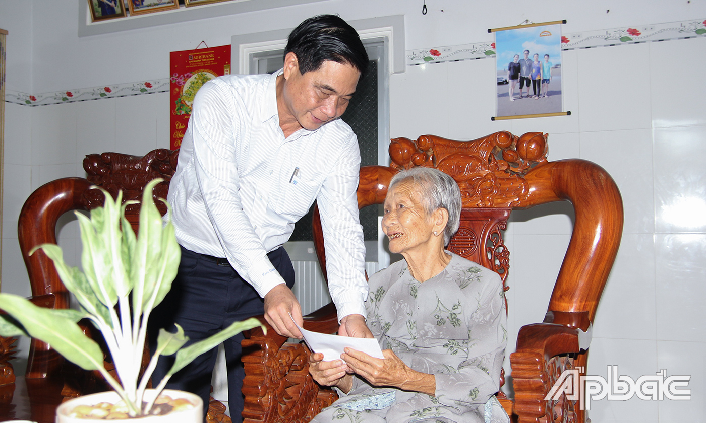 Đặng Thị Bảy (vợ liệt sĩ)