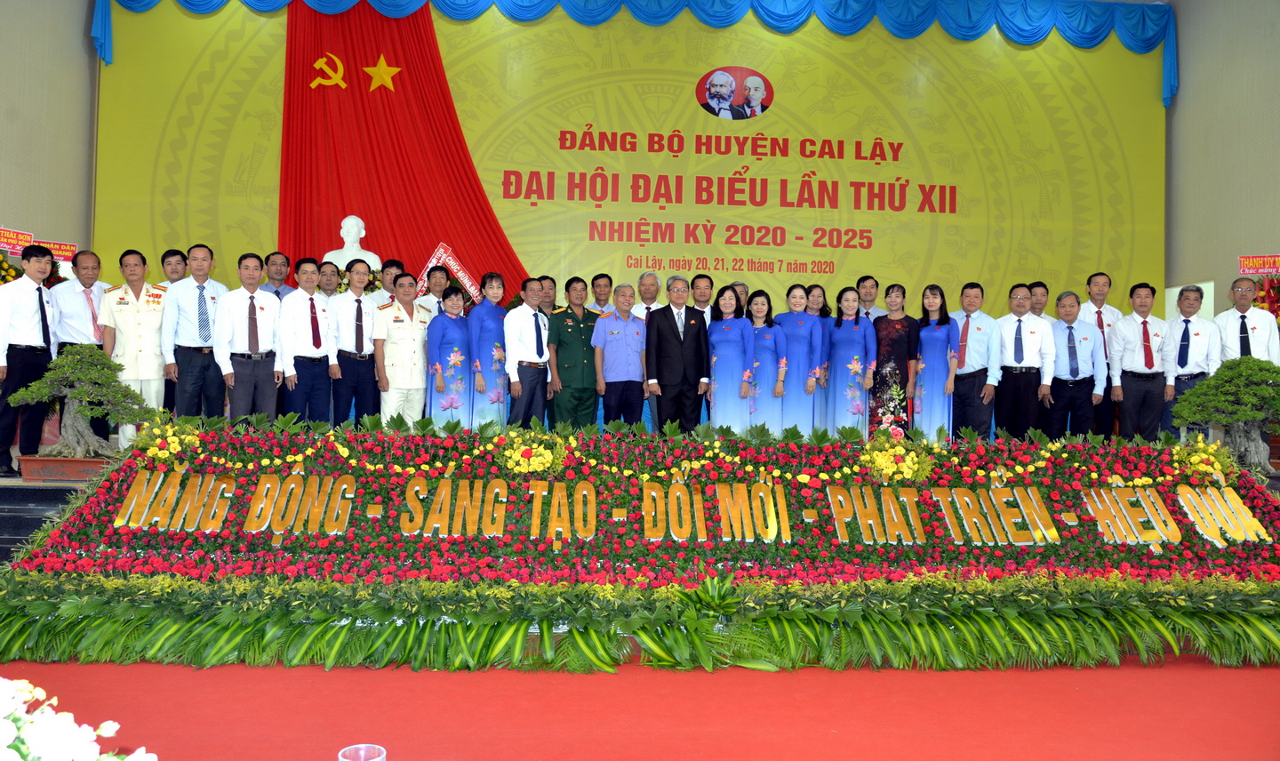 ​- Ban Chấp hành Đảng bộ huyện Cai Lậy nhiệm kỳ 2020-2025 ra mắt đại hội