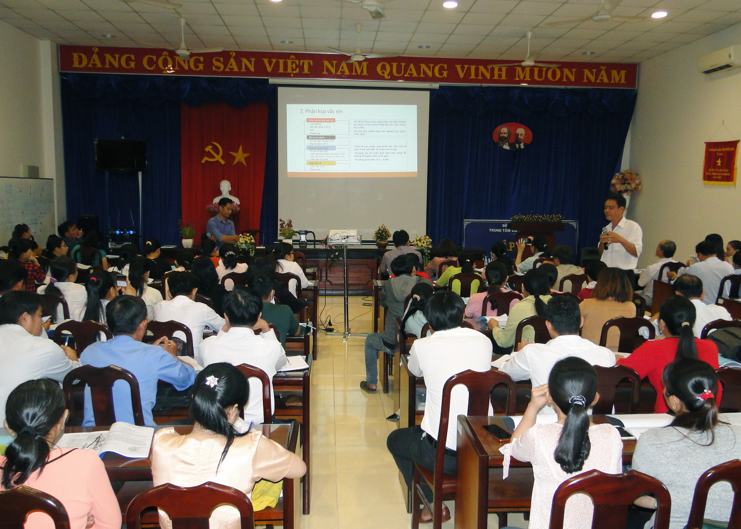 Quang cảnh lớp tập huấn