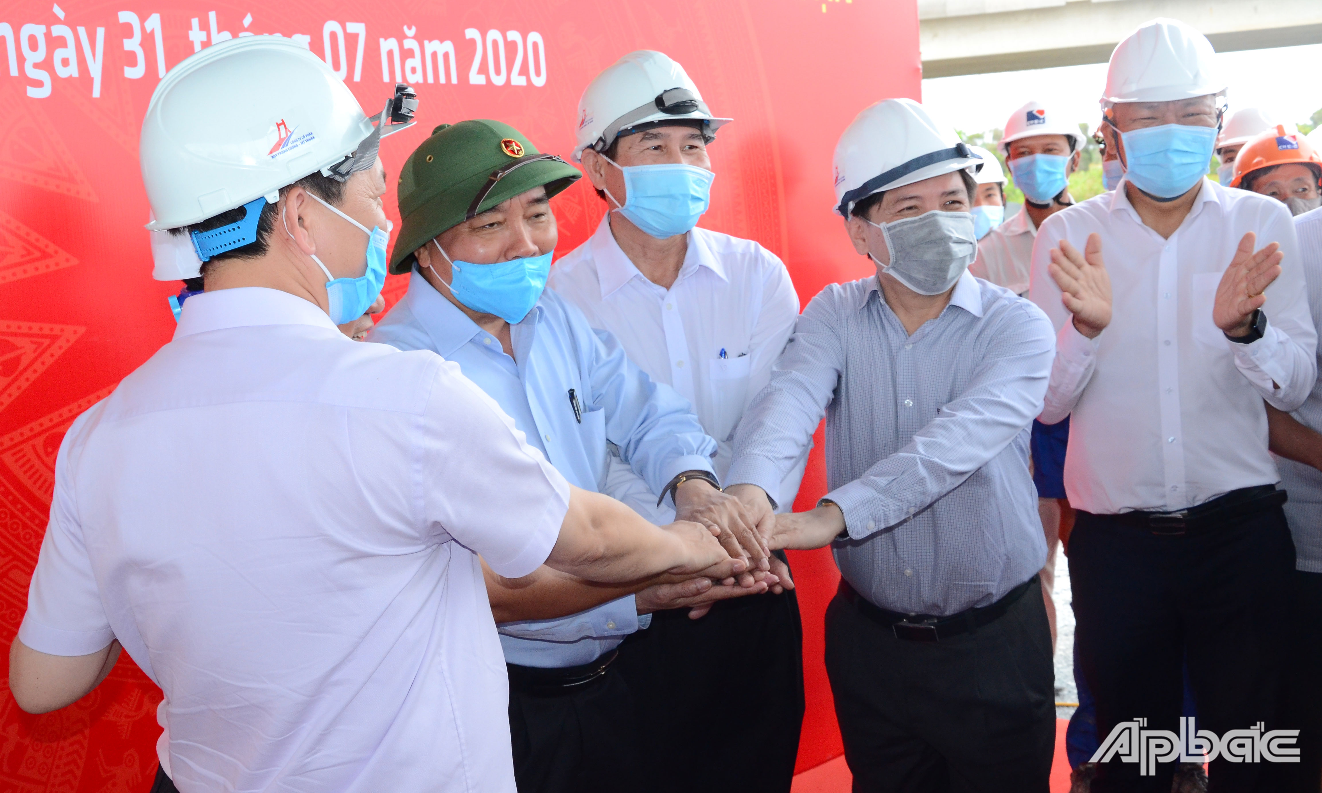 Thủ tướng Nguyễn Xuân Phúc cùng DNDA, các cơ quan liên quan quyết tâm đưa Dự án thông tuyến vào cuối năm 2020.