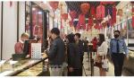 Giá vàng SJC tiếp tục tăng mạnh, giao dịch quanh mức 62,2 triệu đồng