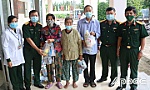 Khám bệnh, tặng quà cho gần 300 gia đình chính sách và hộ nghèo