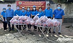 Tiền Giang: Công đoàn giúp nông dân tiêu thụ 1,5 tấn thanh long