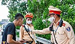 Phát hiện gần 100 tài xế 'nghiện', hơn 9.300 'ma men'