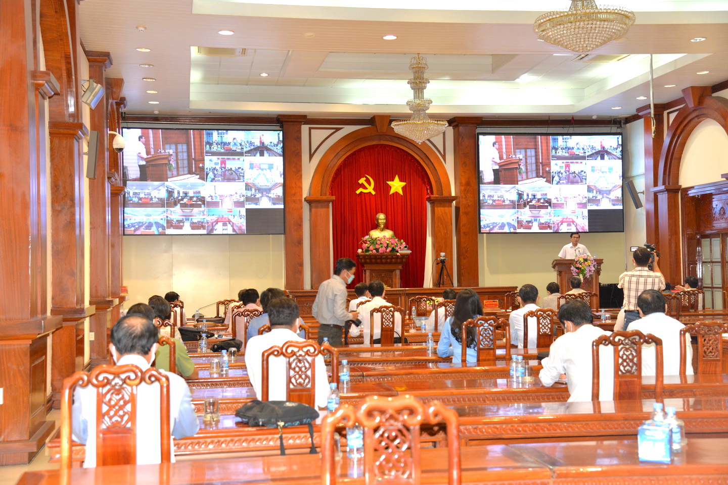 Quang cảnh buổi làm việc tại điểm cầu chính