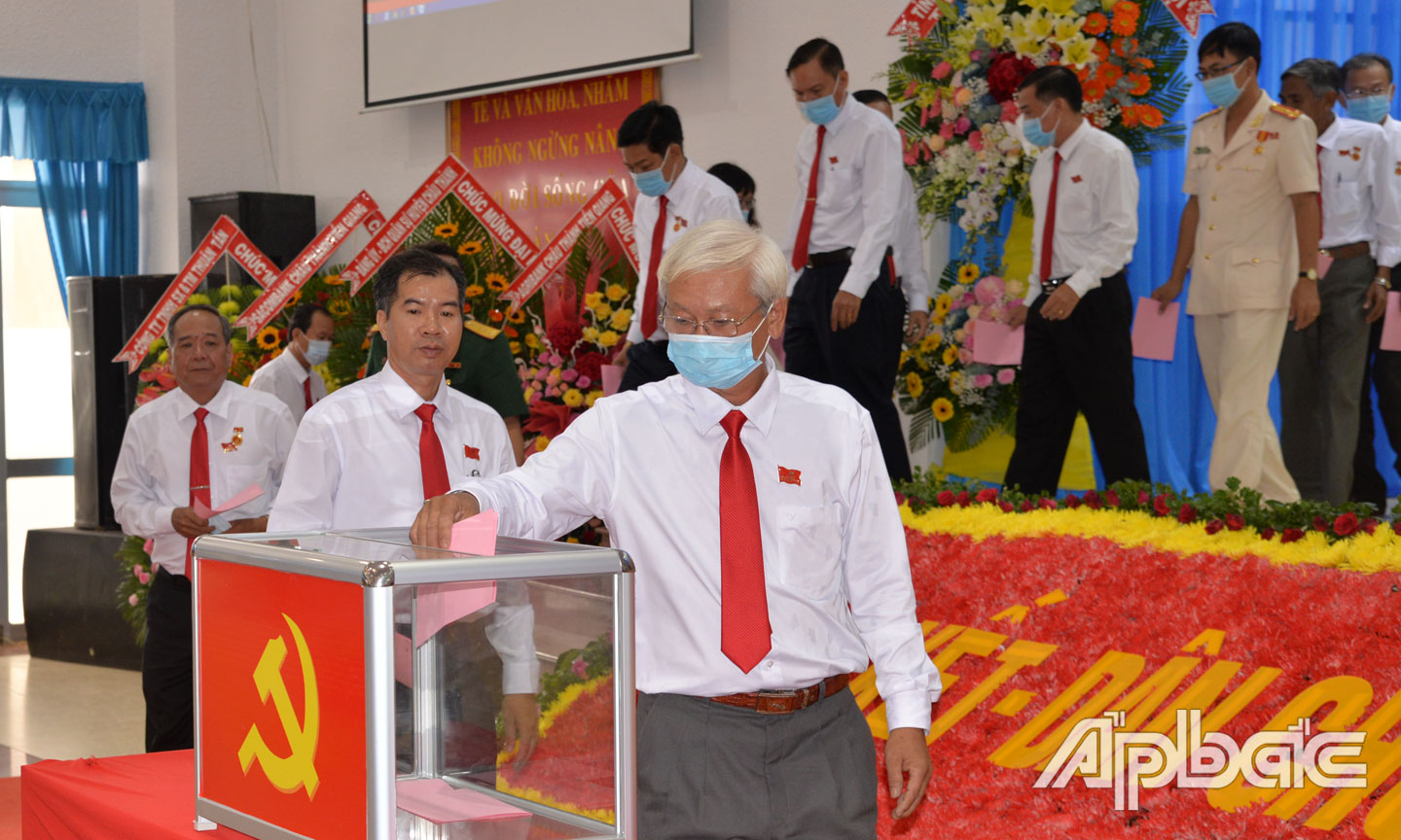 Đại hội bỏ phiếu bầu BCH Đảng bộ huyện Châu Thành 2020-2025.