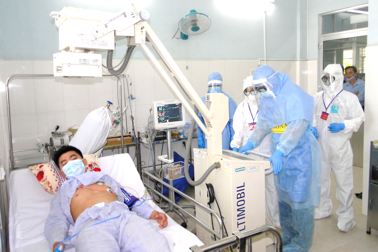 Bệnh viện Đa khoa khu vực Cai Lậy đã tổ chức tốt khu vực cách ly và điều trị bệnh nhân Covid-19. Ảnh diễn tập phòng chống Covid-19 của bệnh viện