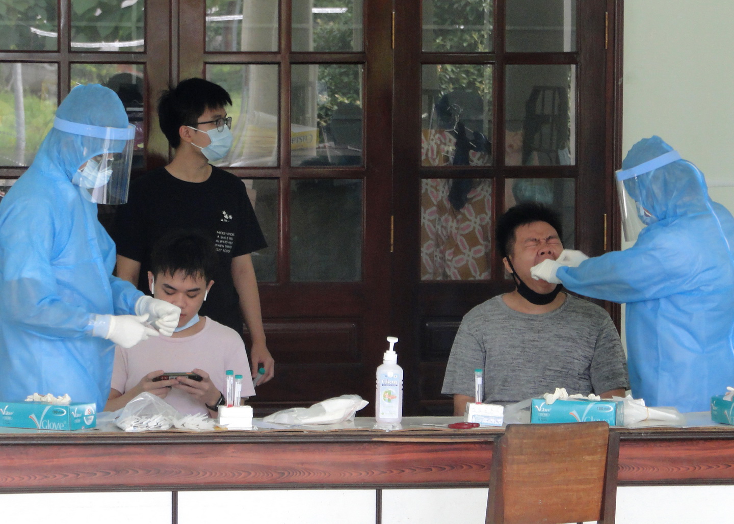 Lấy mẫu  xét nghiệm