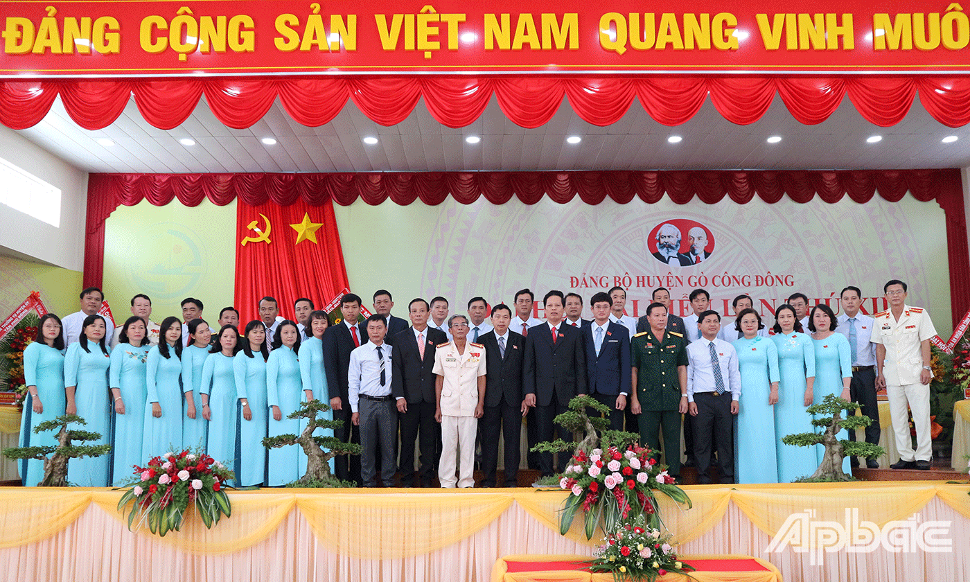 Ban Chấp hành Đảng bộ huyện Gò Công Đông khóa mới ra mắt Đại hội