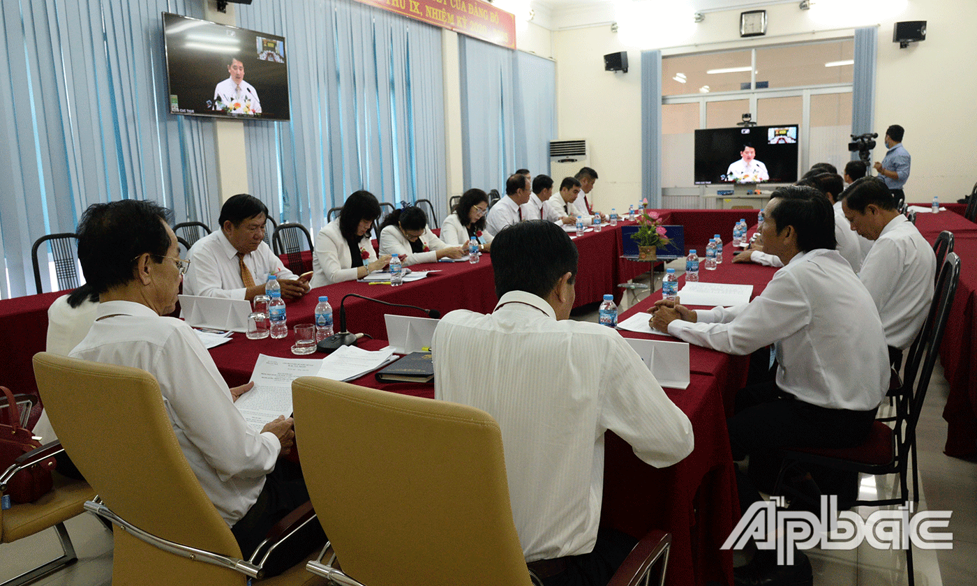 Tại điểm cầu Tiền Giang.