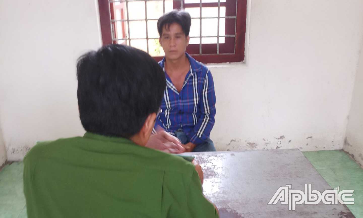 Đối tượng Sĩ tại cơ quan chức năng.