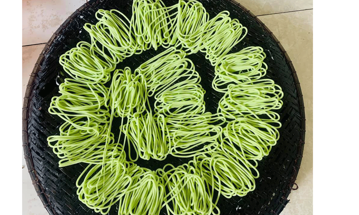 Ngoài bánh hỏi chị tới còn làm thêm bánh nghệ.