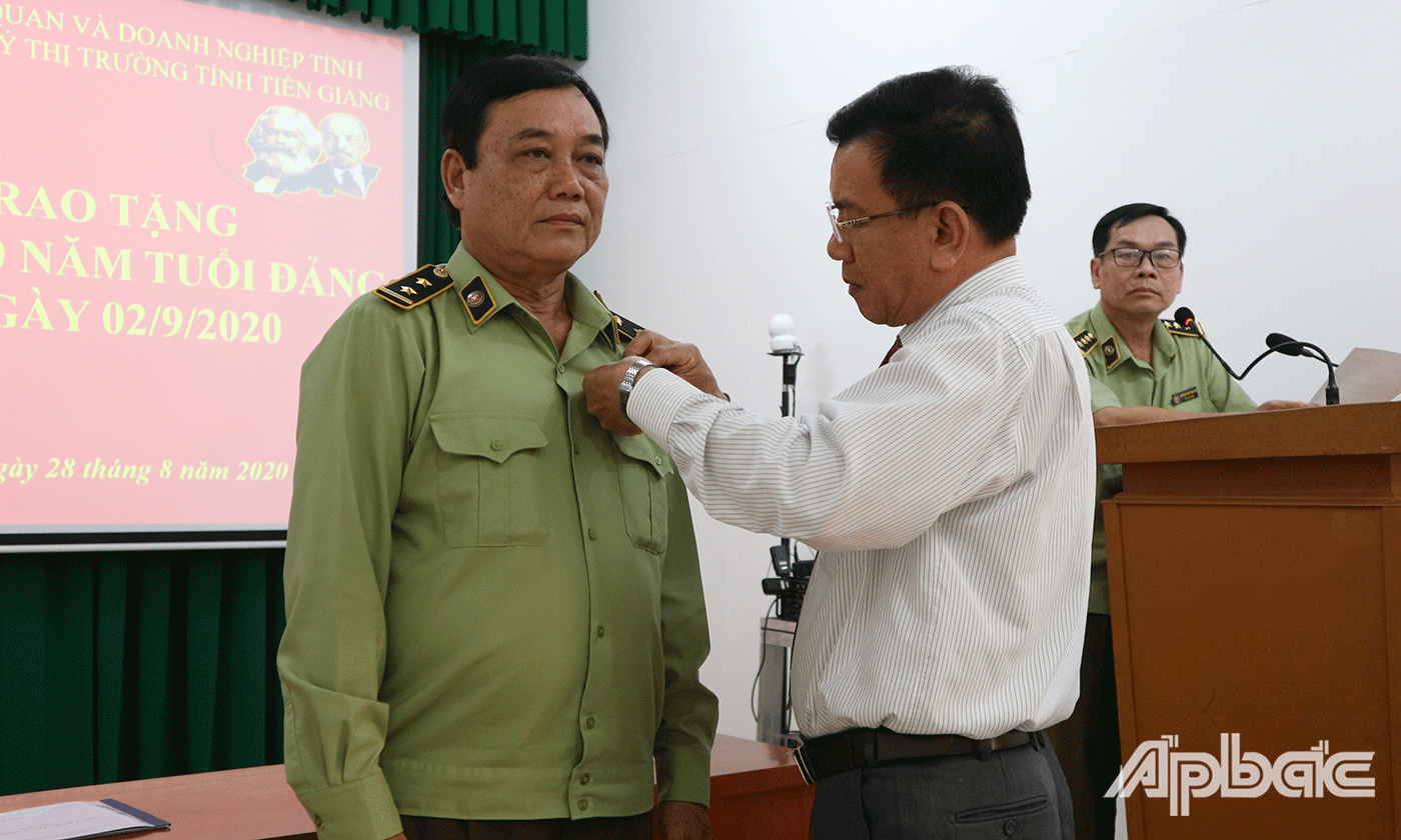 Đồng chí Lê Văn Hùng 