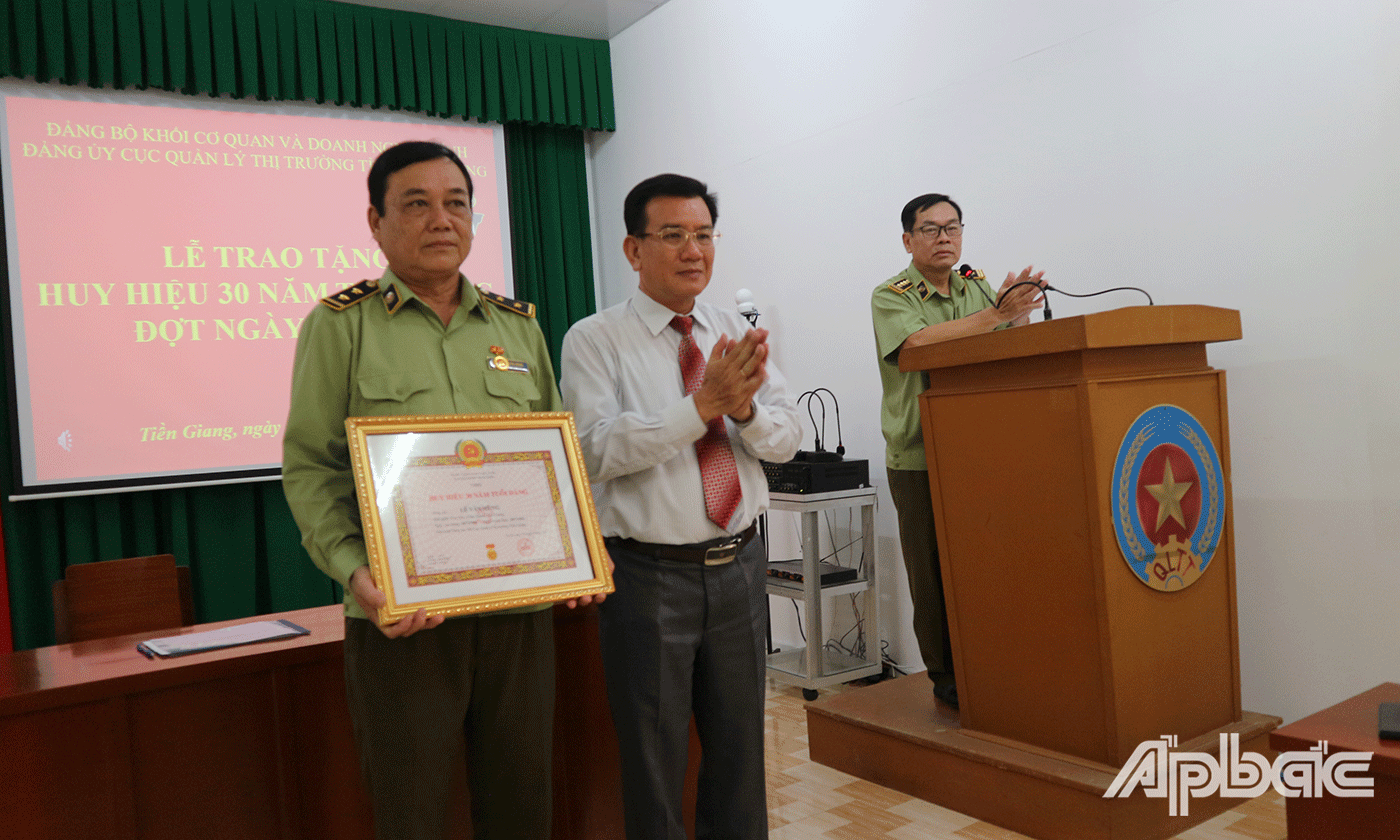 Đồng chí Lê Văn Hùng 