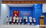 Trao 100 suất học bổng cho con công nhân, viên chức, lao động