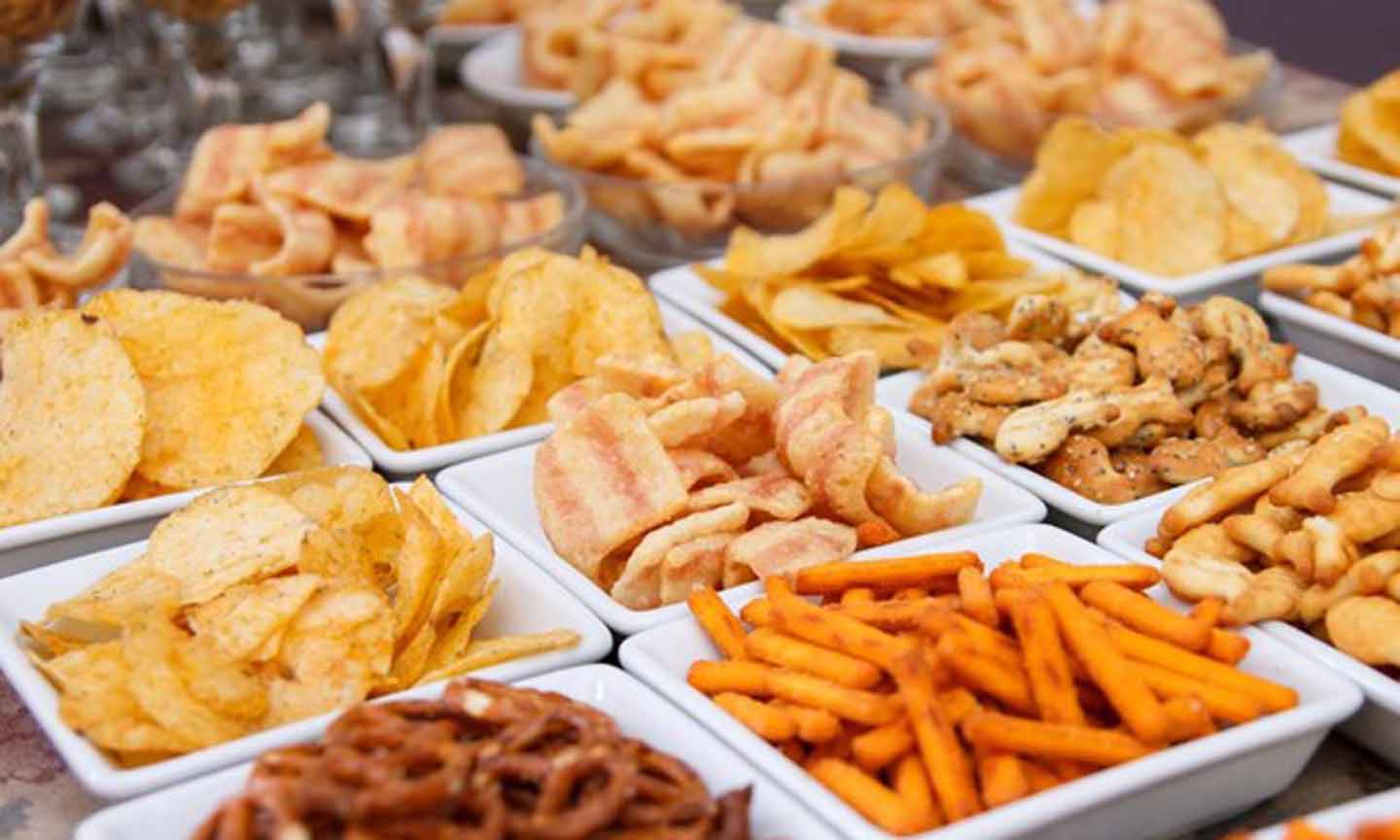 Đồ ăn chế biến sẵn tiềm ẩn nhiều nguy cơ đối với sức khỏe. (Ảnh minh họa: Insider)