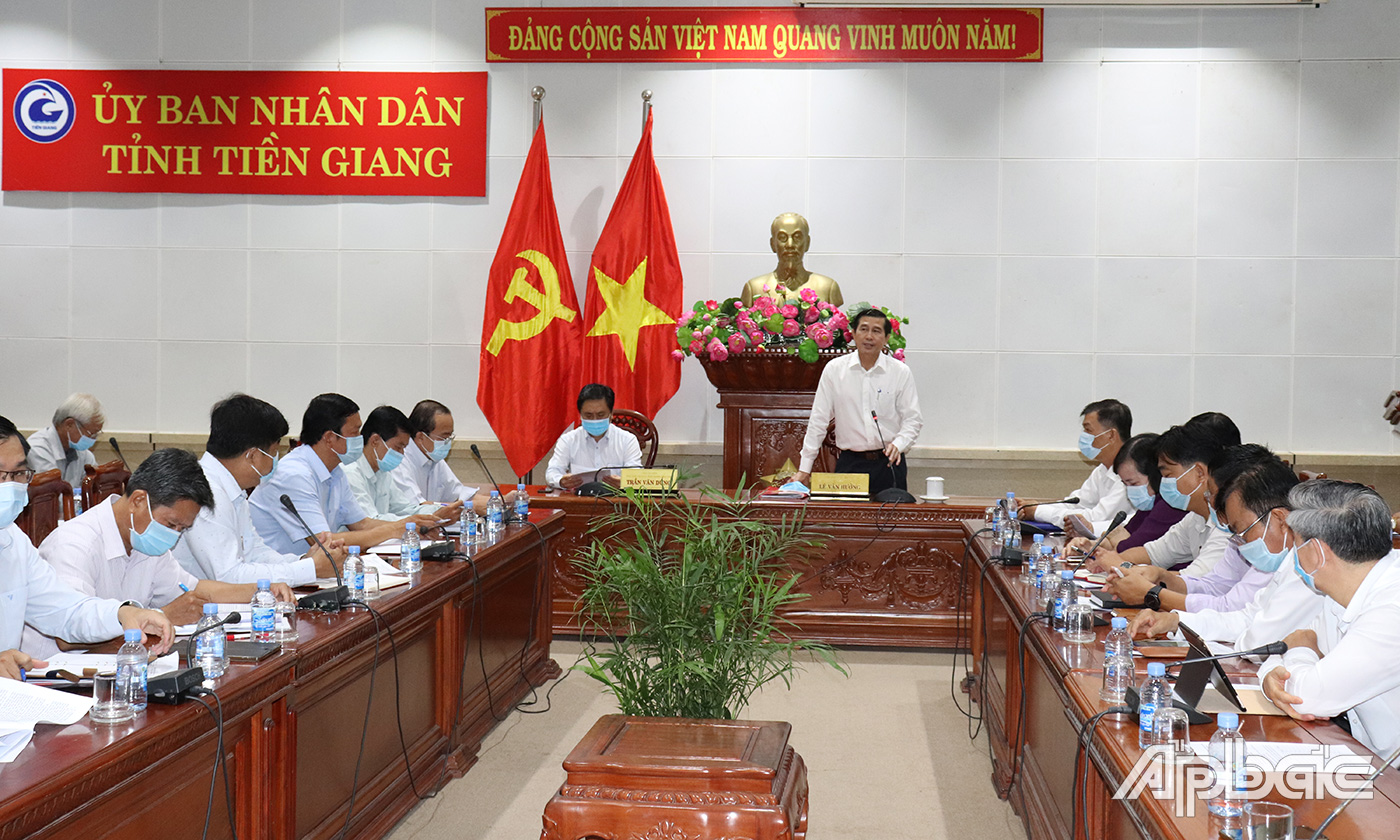 Quang cảnh cuộc họp.