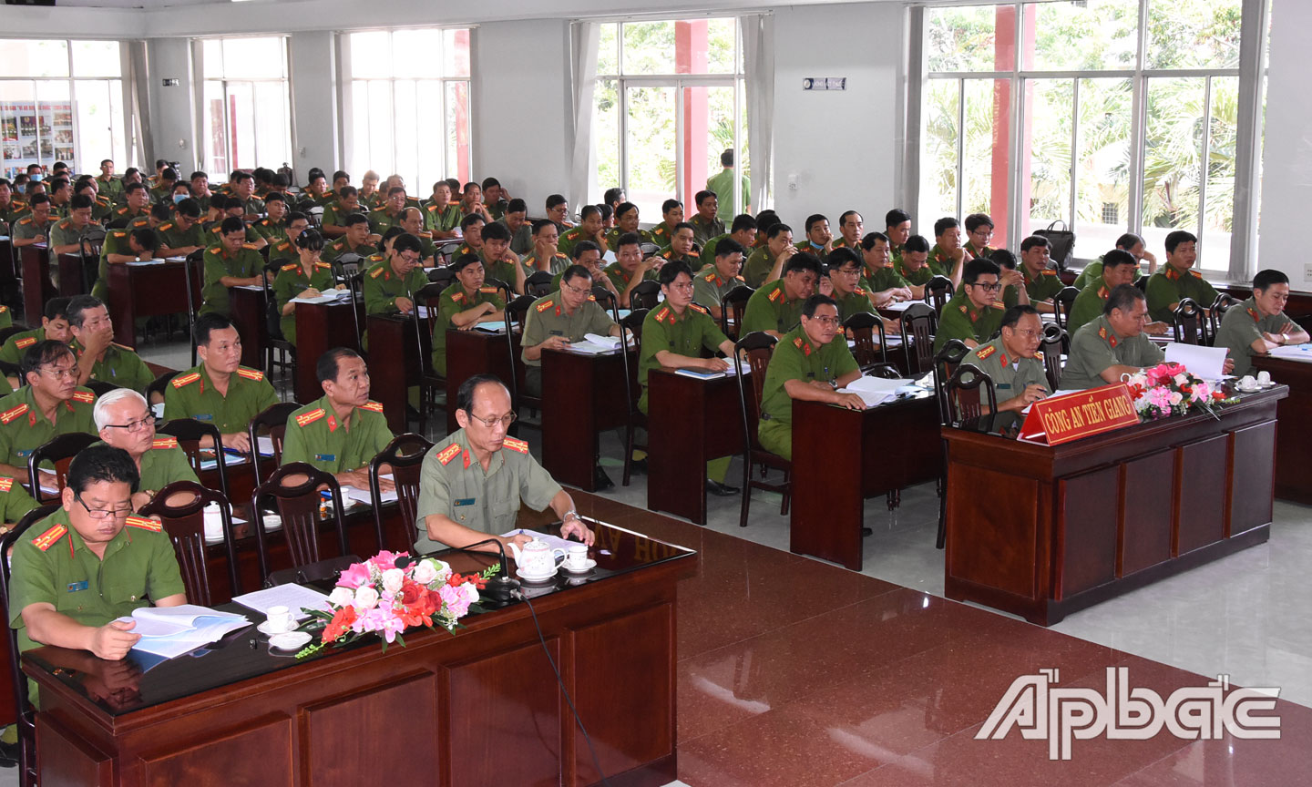 Quang cảnh hội nghị tại điểm cầu Công an Tiền Giang - ảnh Lê Hoài.