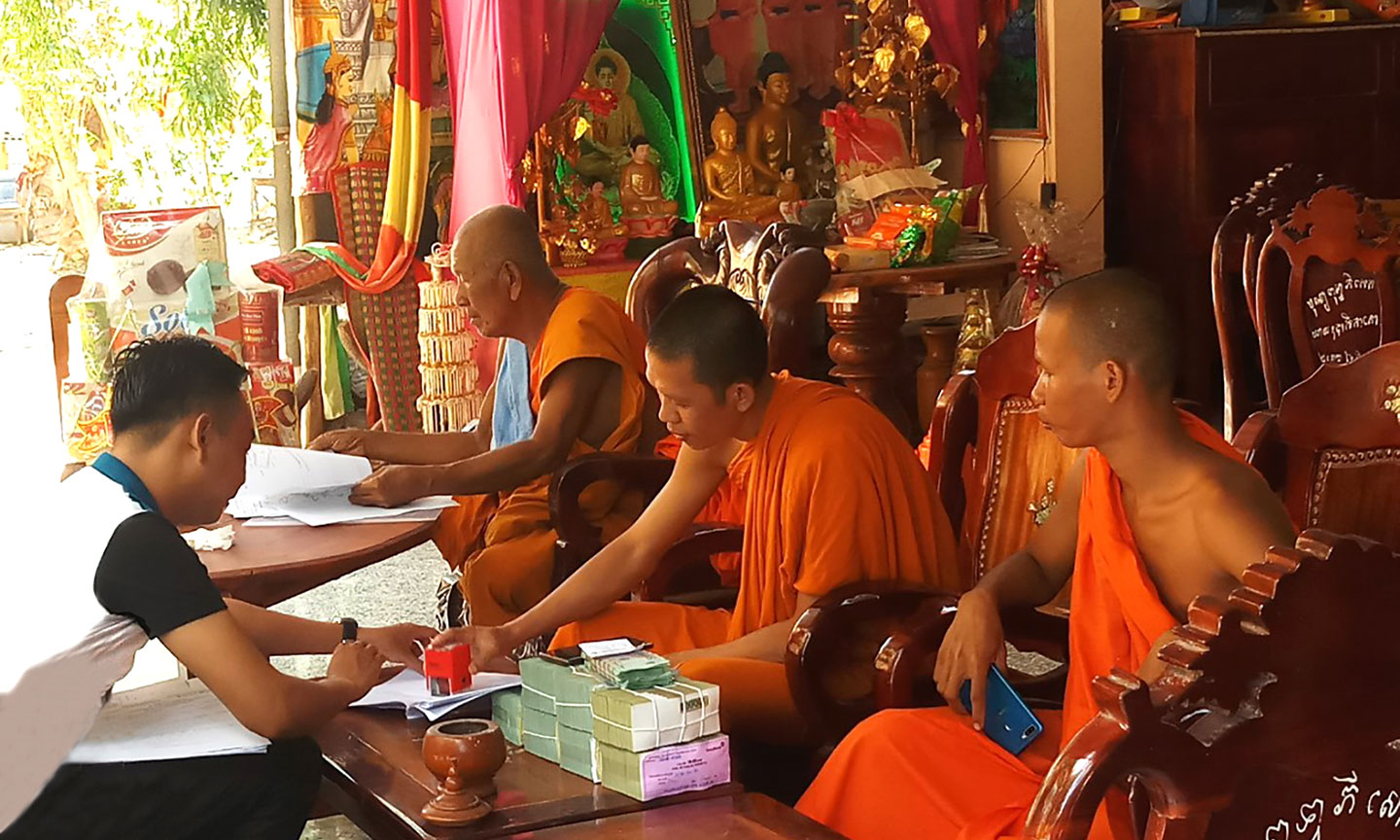 Người dân An Hảo phấn khởi nhận tiền đền bù thu hồi đất từ Sao Mai Group.