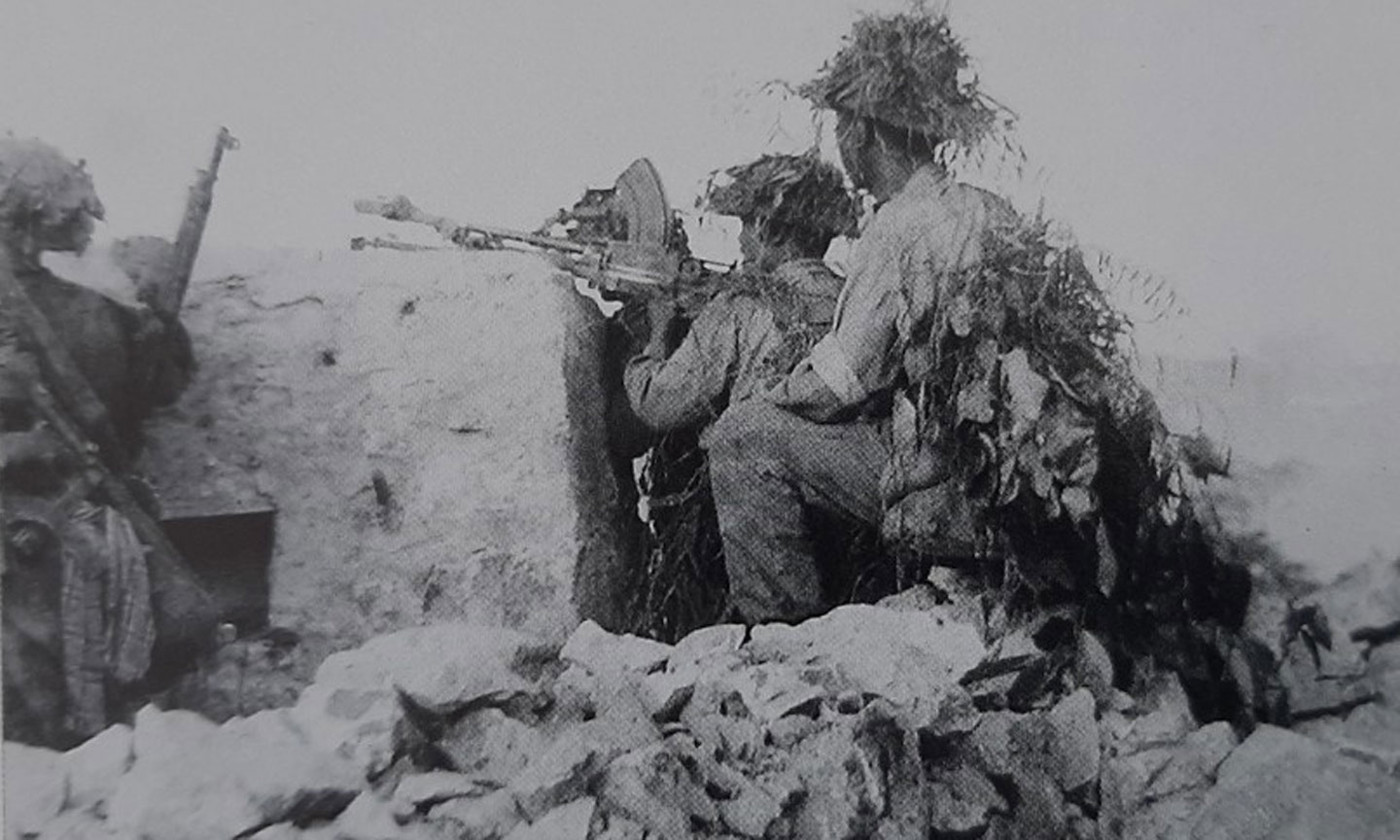Bộ binh sẵn sàng xung phong.