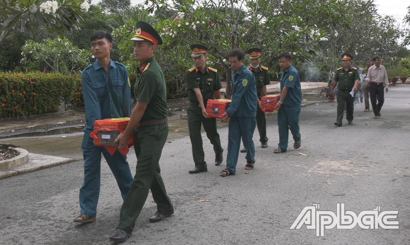 Cải táng 3 hài cốt liệt sĩ