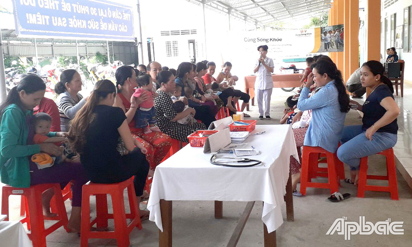 Tư vấn sức khỏe sinh sản cho phụ nữ .