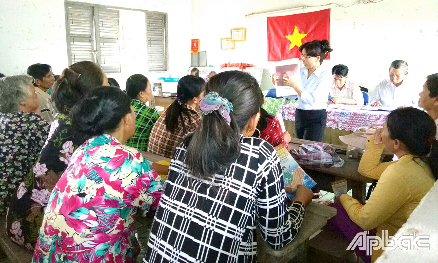 Tư vấn sức khỏe sinh sản cho phụ nữ .