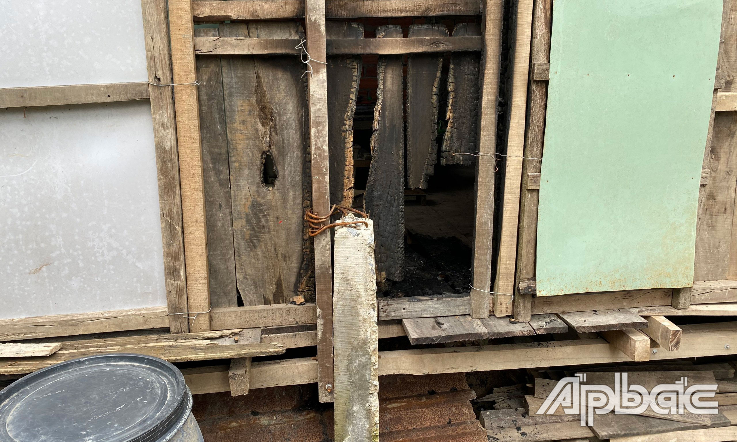 ​ Hiện trường vụ nghi phóng hỏa đốt nhà.