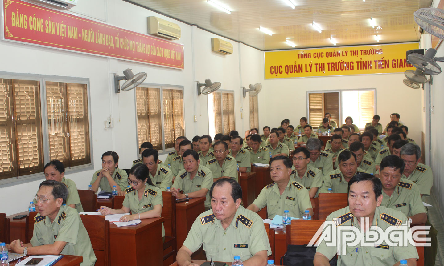 Quang cảnh buổi tọa đàm.