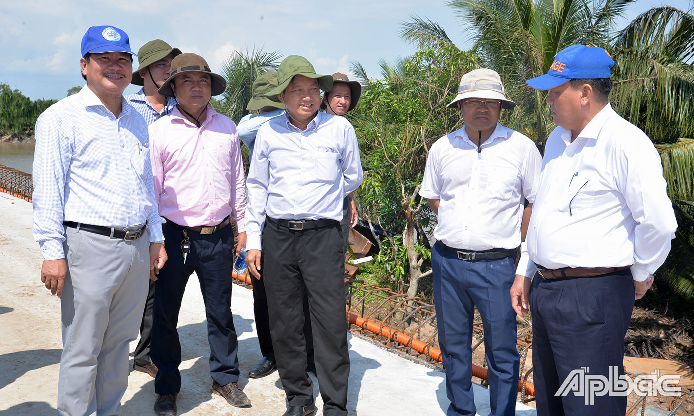 Đồng chí Lê Văn Nghĩa phát biểu chỉ đạo tại buổi kiểm tra.