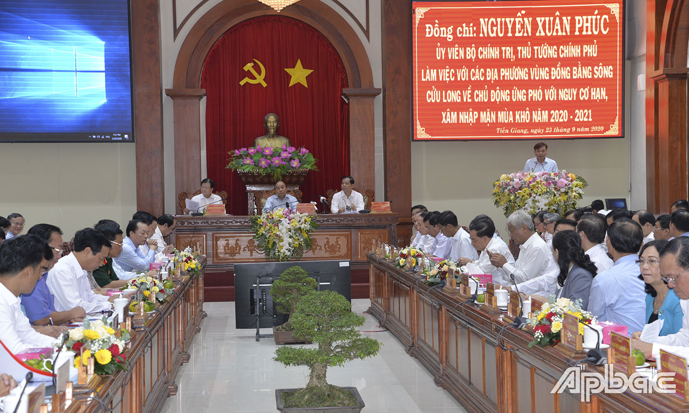 Quang cảnh buổi làm việc.