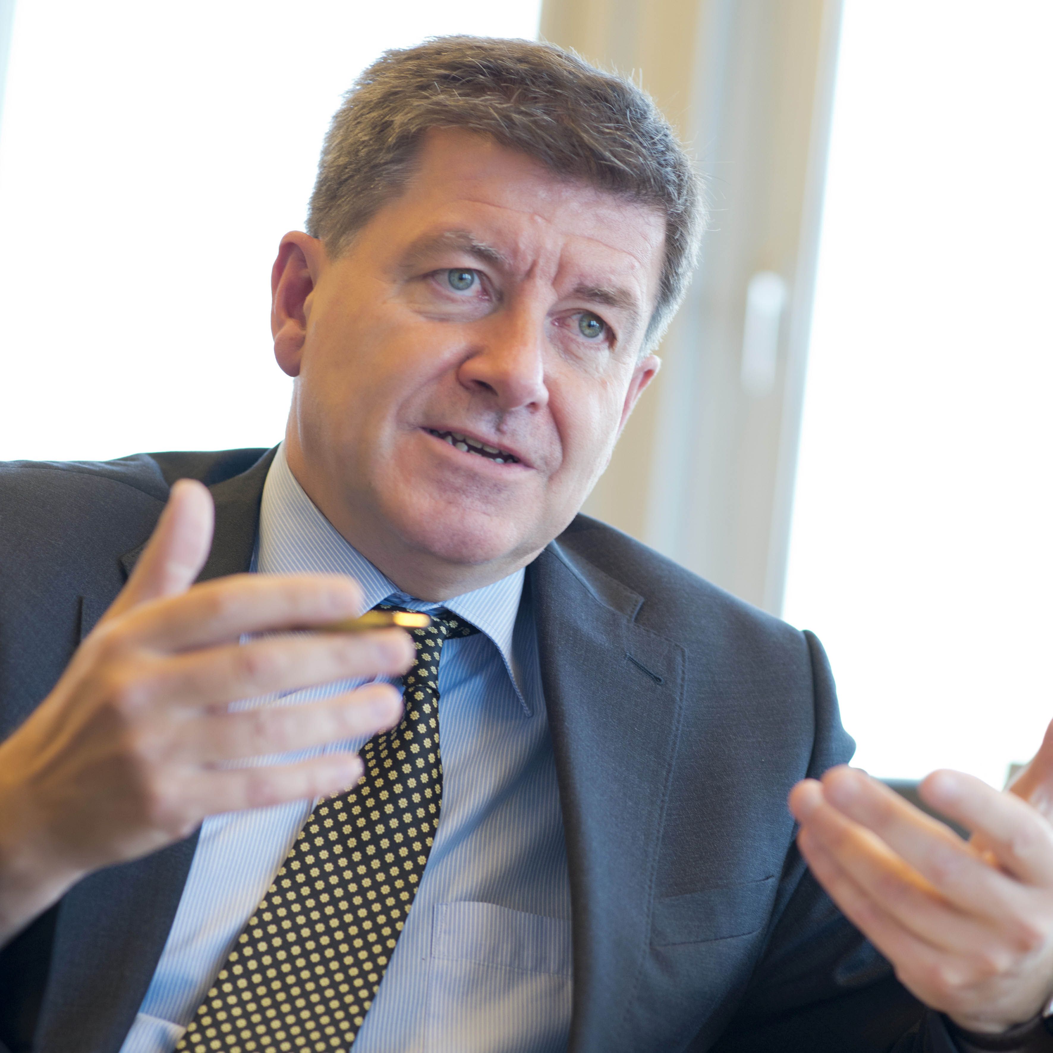 Ông Guy Ryder, Tổng Giám đốc ILO cho rằng cần phải khẩn trương hành động ở quy mô lớn nhằm khắc phục những tác động của COVID-19. (Ảnh: PV/Vietnam+)