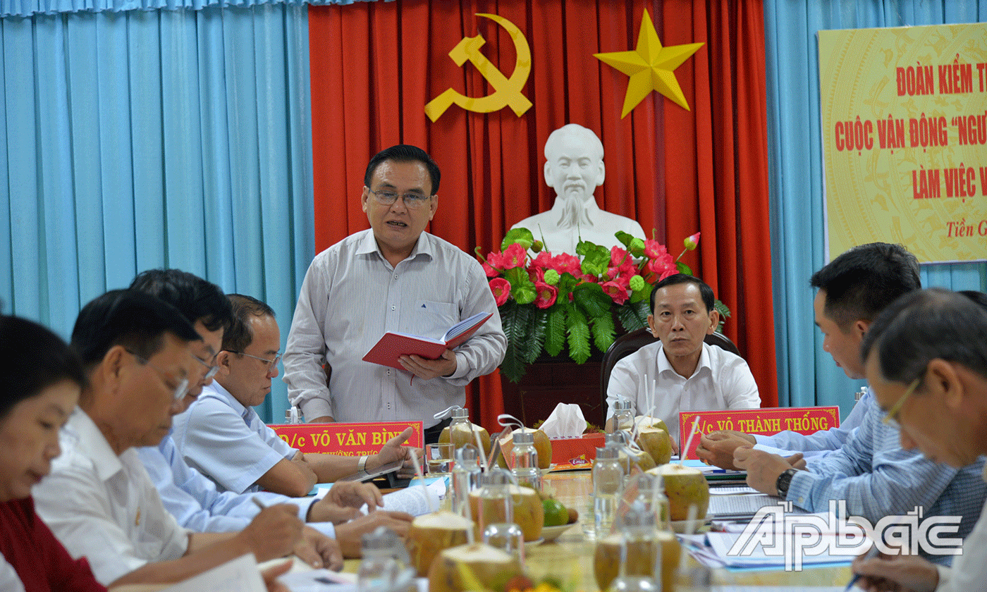 Phó Bí thư thường trực Tỉnh ủy Võ Văn Bình phát biểu tại buổi làm việc.