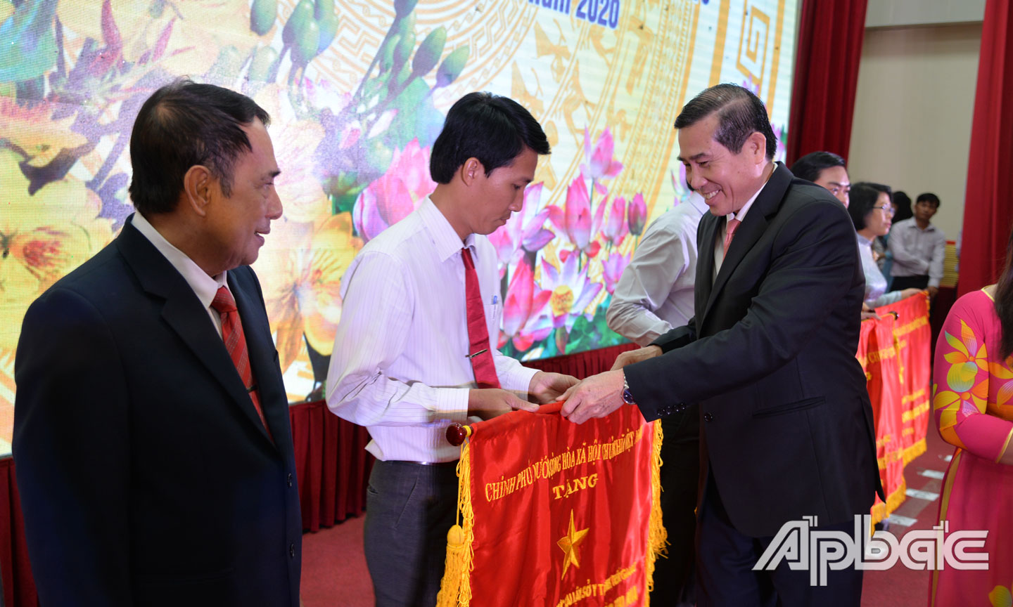 Từ các phong trào thi đua yêu nước đã xuất hiện nhiều tập thể, cá nhân điển hình được Trung ương và tỉnh biểu dương, khen thưởng kịp thời.