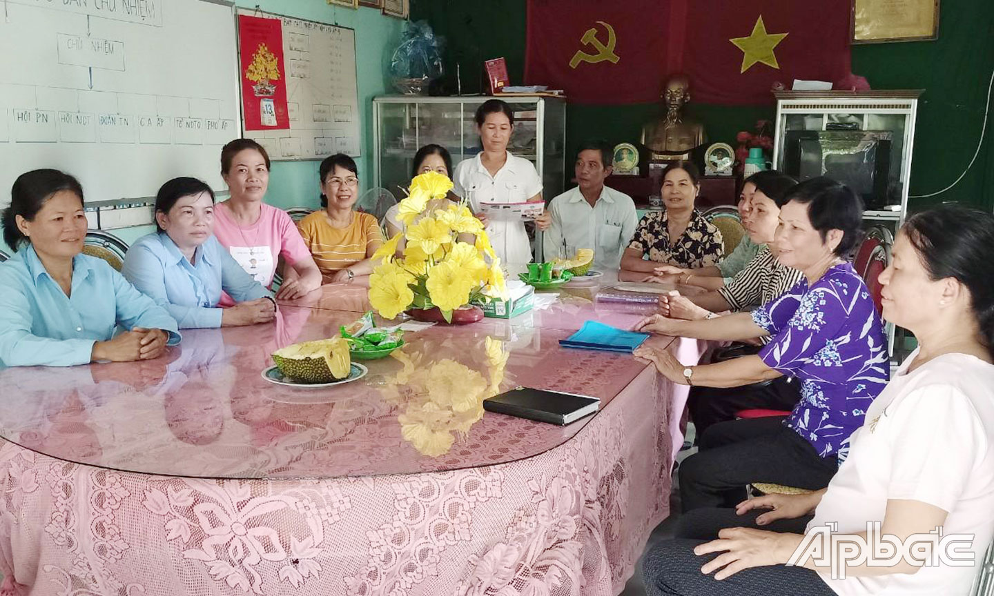 Hội LHPN huyện Cai Lậy cùng các ngành liên quan thường xuyên tổ chức tư vấn, tuyên truyền về bình đẳng giới, PCBLGĐ, giúp người dân nâng cao ý thức,  trách nhiệm, chung tay xây dựng gia đình hạnh phúc, xã hội phát triển.