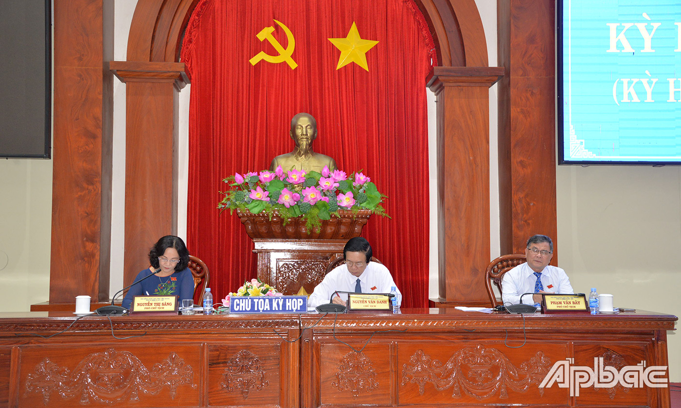 Chủ tọa kỳ họp
