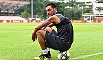 Từ không thể thiếu, Arsenal giờ không thể sống cùng Mesut Oezil