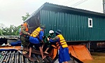 Người dân vùng lũ đối mặt với nguy cơ về dinh dưỡng và dịch bệnh
