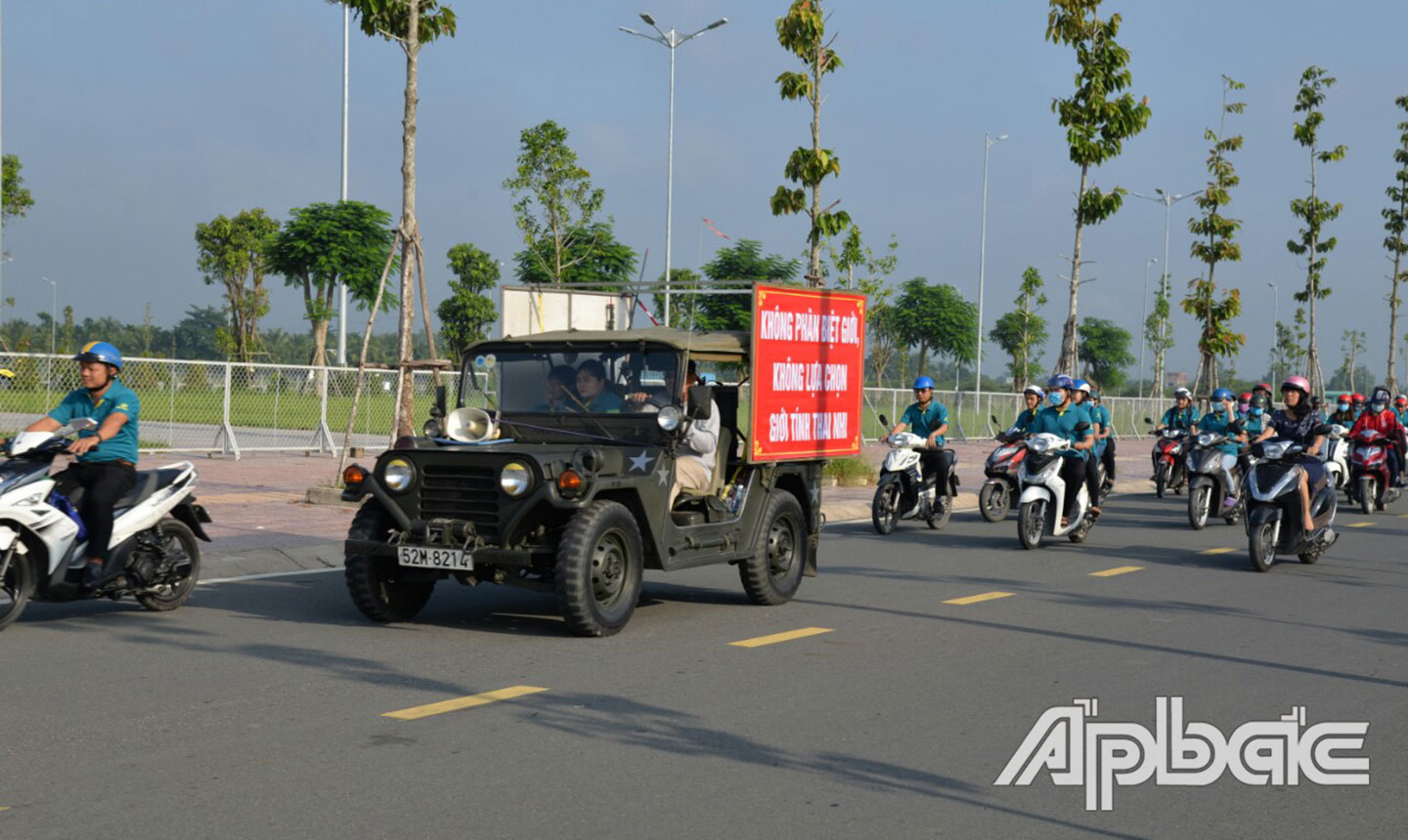 Hoàn thiện pháp luật, thay đổi nhận thức