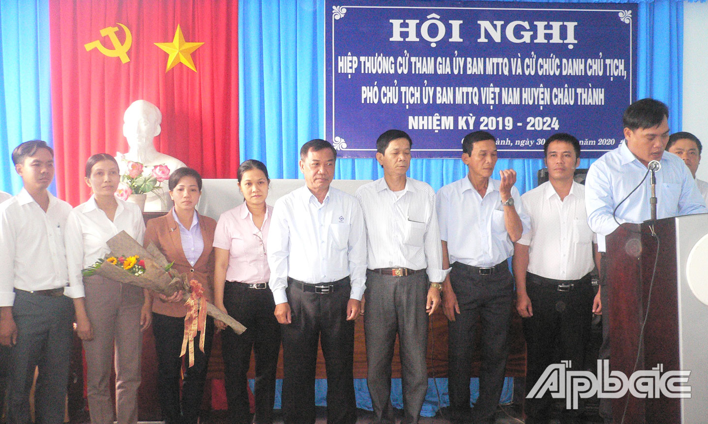  Các thành viên vừa bầu bổ sung ra mắt, hứa hẹn tại hội nghị.