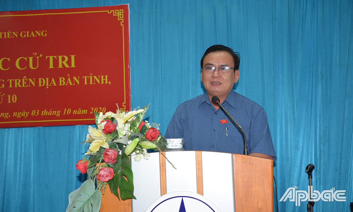 Đồng chí Võ Văn Bình, Phó Bí thư Thường trực Tỉnh ủy, Trưởng Đoàn ĐBQH tỉnh phát biểu tại buổi làm việc